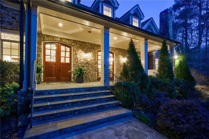 5855 Northside Drive, Sandy Springs, Georgia 30328, 6 Bedrooms Bedrooms, ,7 BathroomsBathrooms,Residential,Sold,5855 Northside Drive,7021741