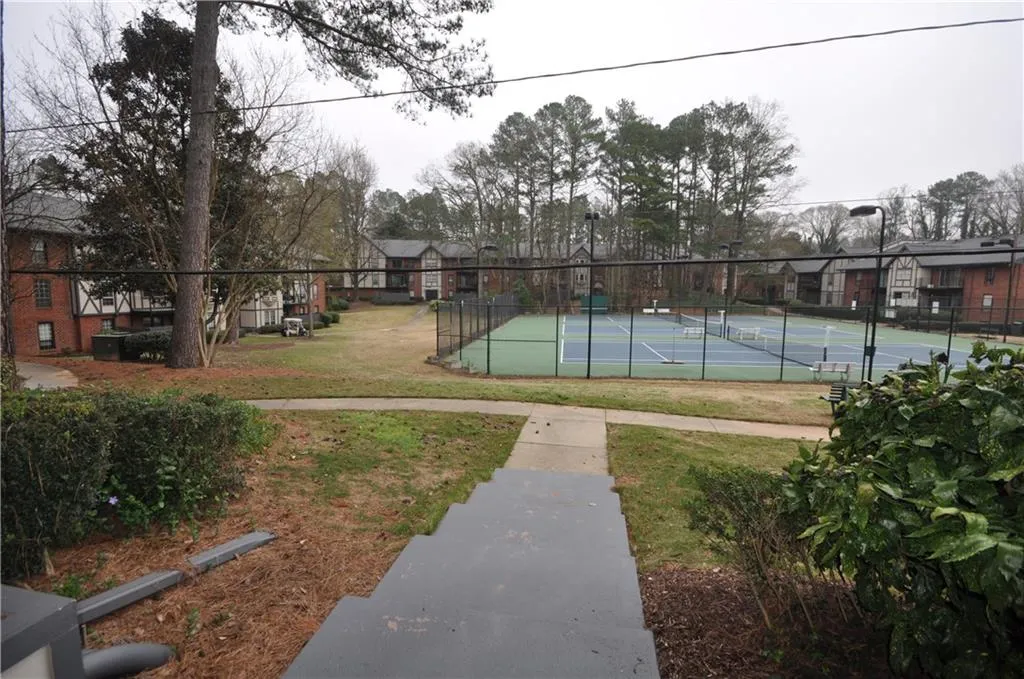 6851 Roswell Road Unit O11, Sandy Springs, Georgia 30328, 3 Bedrooms Bedrooms, ,2 BathroomsBathrooms,Residential,Sold,6851 Roswell Road Unit O11,6698247