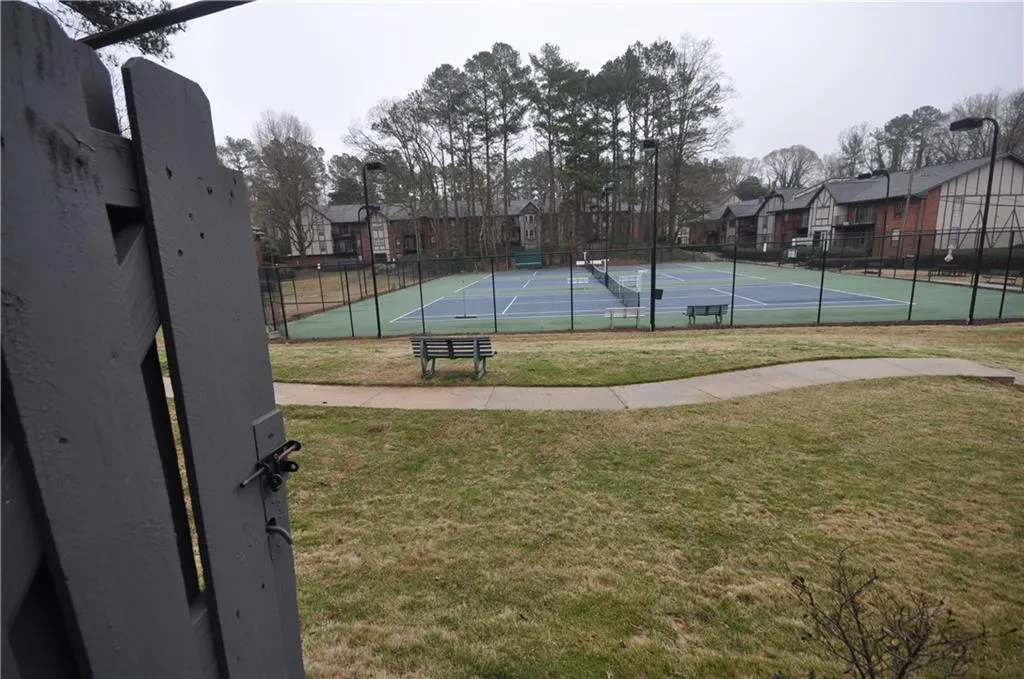6851 Roswell Road Unit O11, Sandy Springs, Georgia 30328, 3 Bedrooms Bedrooms, ,2 BathroomsBathrooms,Residential,Sold,6851 Roswell Road Unit O11,6698247