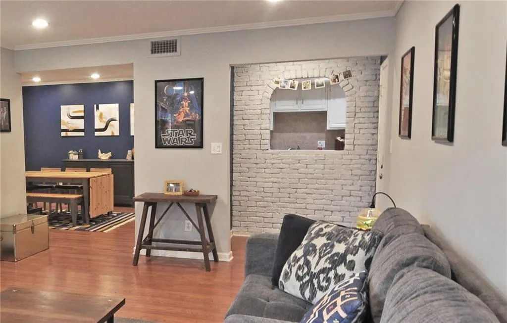 6851 Roswell Road Unit O11, Sandy Springs, Georgia 30328, 3 Bedrooms Bedrooms, ,2 BathroomsBathrooms,Residential,Sold,6851 Roswell Road Unit O11,6698247