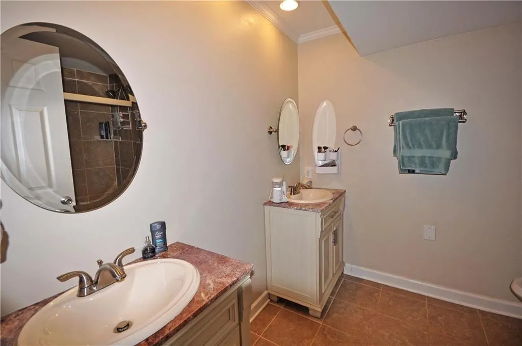 6851 Roswell Road Unit O11, Sandy Springs, Georgia 30328, 3 Bedrooms Bedrooms, ,2 BathroomsBathrooms,Residential,Sold,6851 Roswell Road Unit O11,6698247