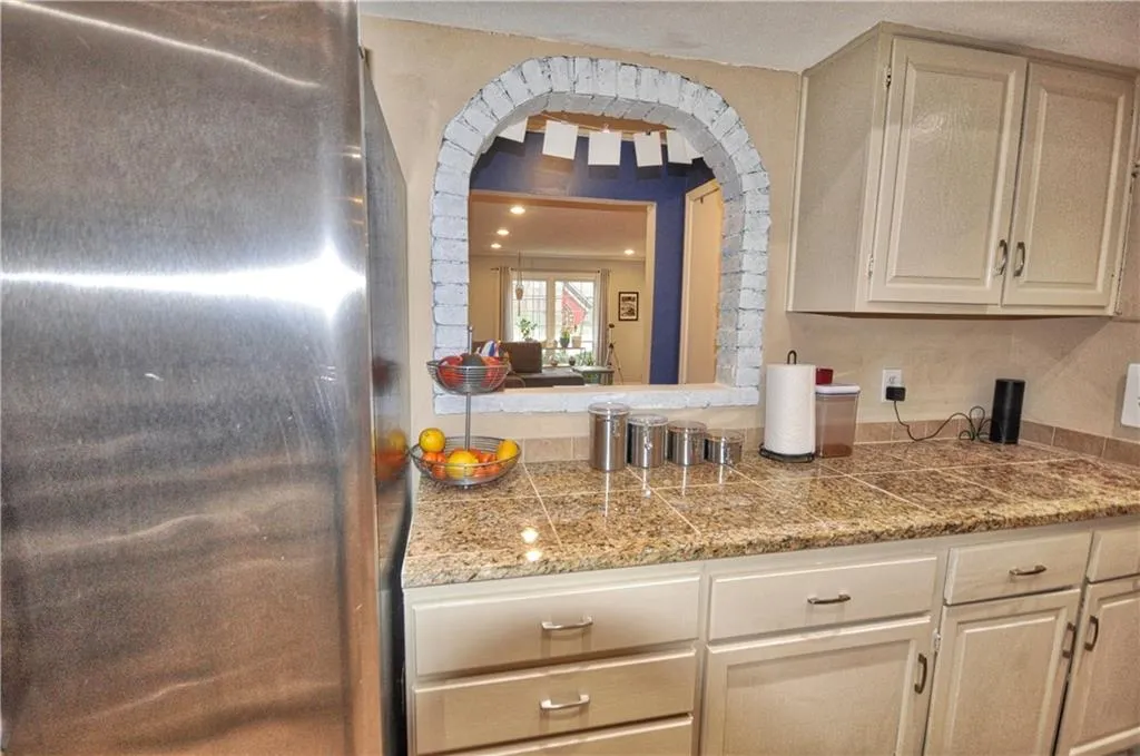 6851 Roswell Road Unit O11, Sandy Springs, Georgia 30328, 3 Bedrooms Bedrooms, ,2 BathroomsBathrooms,Residential,Sold,6851 Roswell Road Unit O11,6698247