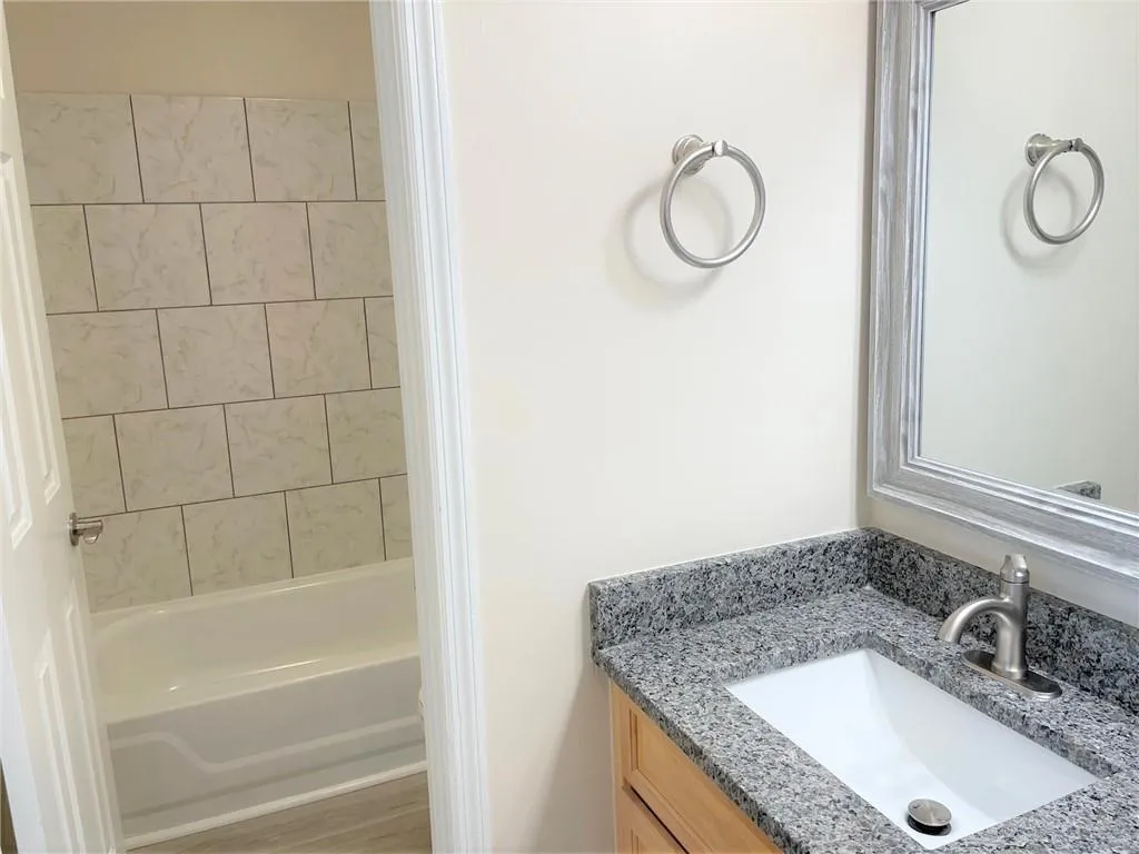 521 Granville Court, Sandy Springs, Georgia 30328, 1 Bedroom Bedrooms, ,1 BathroomBathrooms,Residential,Sold,521 Granville Court,7003332