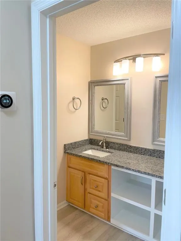 521 Granville Court, Sandy Springs, Georgia 30328, 1 Bedroom Bedrooms, ,1 BathroomBathrooms,Residential,Sold,521 Granville Court,7003332