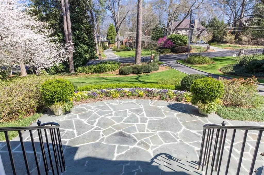 1055 Stovall Boulevard Ne, Atlanta, Georgia 30319, 4 Bedrooms Bedrooms, ,3 BathroomsBathrooms,Residential,Sold,1055 Stovall Boulevard Ne,5948680