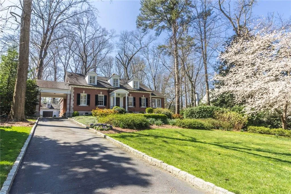1055 Stovall Boulevard Ne, Atlanta, Georgia 30319, 4 Bedrooms Bedrooms, ,3 BathroomsBathrooms,Residential,Sold,1055 Stovall Boulevard Ne,5948680