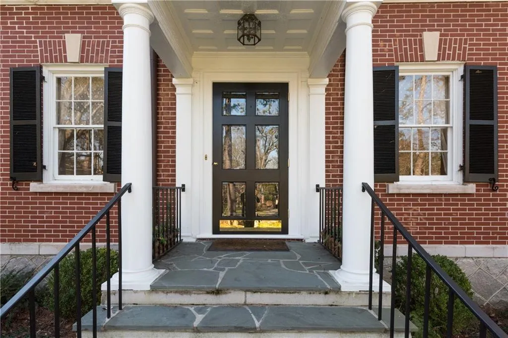 1055 Stovall Boulevard Ne, Atlanta, Georgia 30319, 4 Bedrooms Bedrooms, ,3 BathroomsBathrooms,Residential,Sold,1055 Stovall Boulevard Ne,5948680