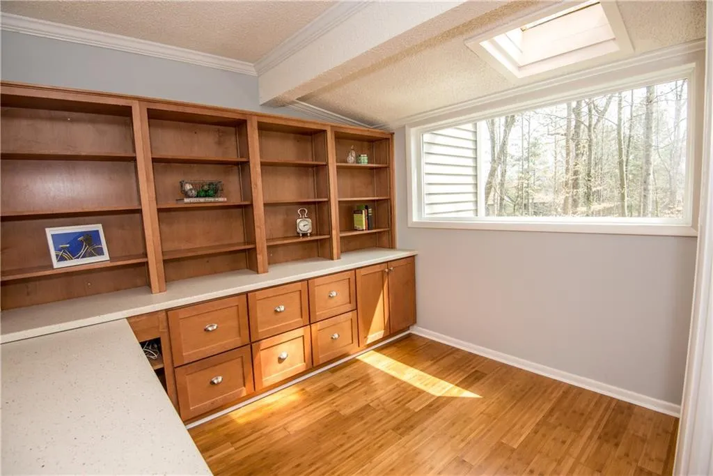 26 Dunwoody Springs Drive, Atlanta, Georgia 30328, 3 Bedrooms Bedrooms, ,2 BathroomsBathrooms,Residential,Sold,26 Dunwoody Springs Drive,5661877