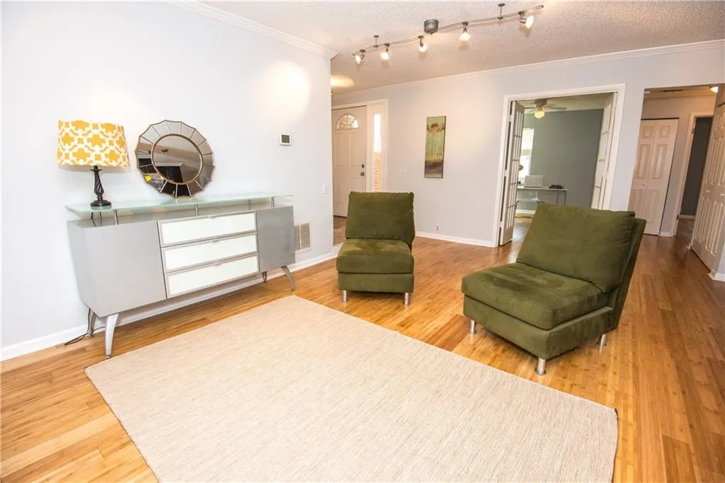 26 Dunwoody Springs Drive, Atlanta, Georgia 30328, 3 Bedrooms Bedrooms, ,2 BathroomsBathrooms,Residential,Sold,26 Dunwoody Springs Drive,5661877