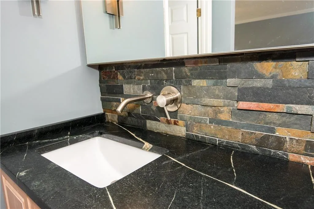 26 Dunwoody Springs Drive, Atlanta, Georgia 30328, 3 Bedrooms Bedrooms, ,2 BathroomsBathrooms,Residential,Sold,26 Dunwoody Springs Drive,5661877