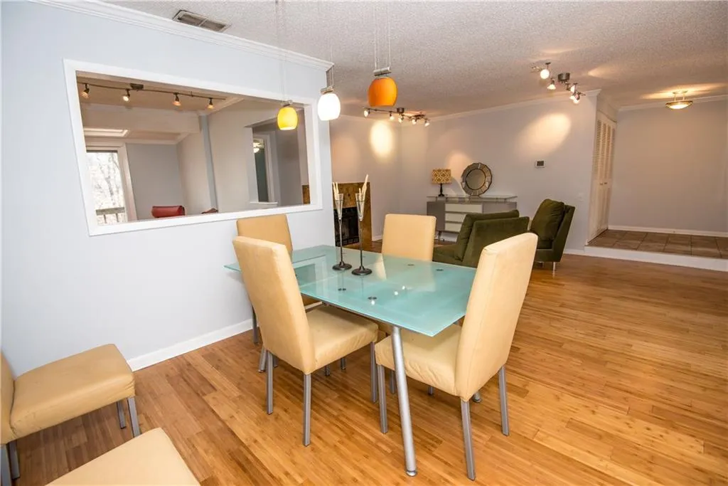 26 Dunwoody Springs Drive, Atlanta, Georgia 30328, 3 Bedrooms Bedrooms, ,2 BathroomsBathrooms,Residential,Sold,26 Dunwoody Springs Drive,5661877