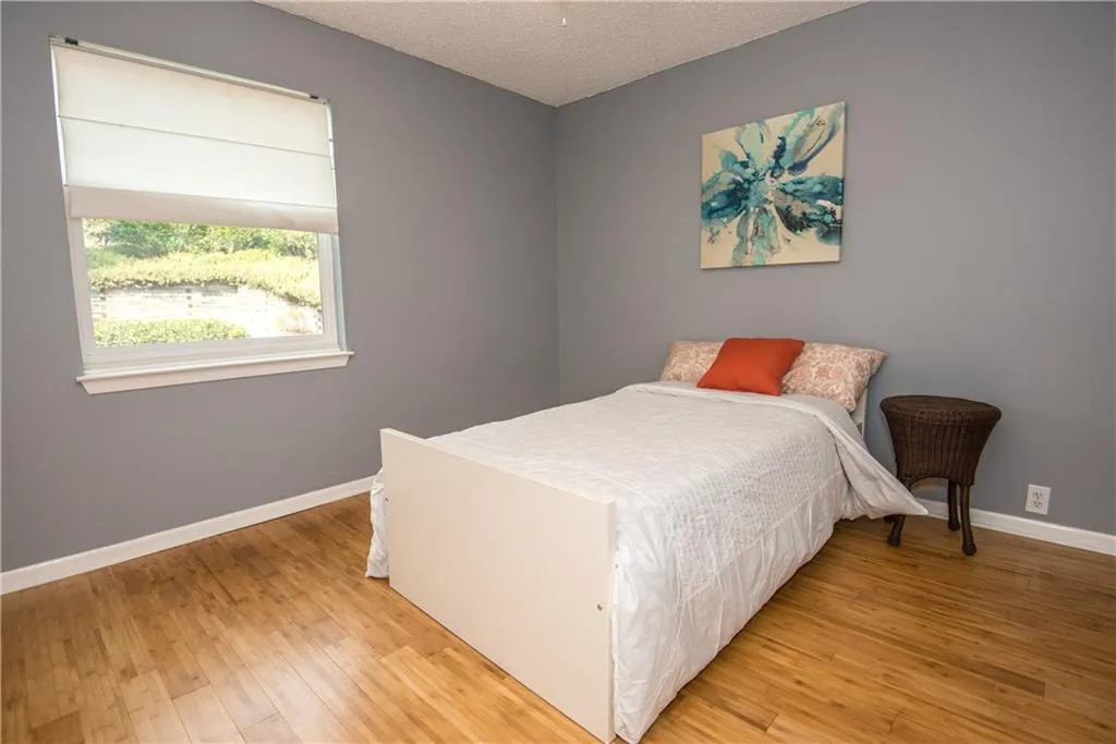 26 Dunwoody Springs Drive, Atlanta, Georgia 30328, 3 Bedrooms Bedrooms, ,2 BathroomsBathrooms,Residential,Sold,26 Dunwoody Springs Drive,5661877