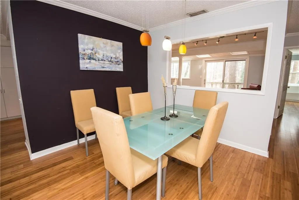 26 Dunwoody Springs Drive, Atlanta, Georgia 30328, 3 Bedrooms Bedrooms, ,2 BathroomsBathrooms,Residential,Sold,26 Dunwoody Springs Drive,5661877