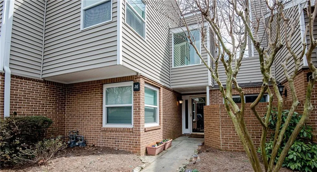 26 Dunwoody Springs Drive, Atlanta, Georgia 30328, 3 Bedrooms Bedrooms, ,2 BathroomsBathrooms,Residential,Sold,26 Dunwoody Springs Drive,5661877