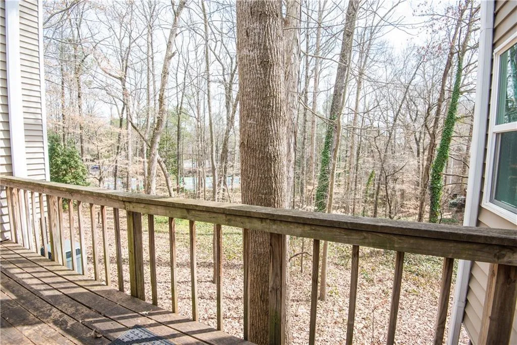 26 Dunwoody Springs Drive, Atlanta, Georgia 30328, 3 Bedrooms Bedrooms, ,2 BathroomsBathrooms,Residential,Sold,26 Dunwoody Springs Drive,5661877