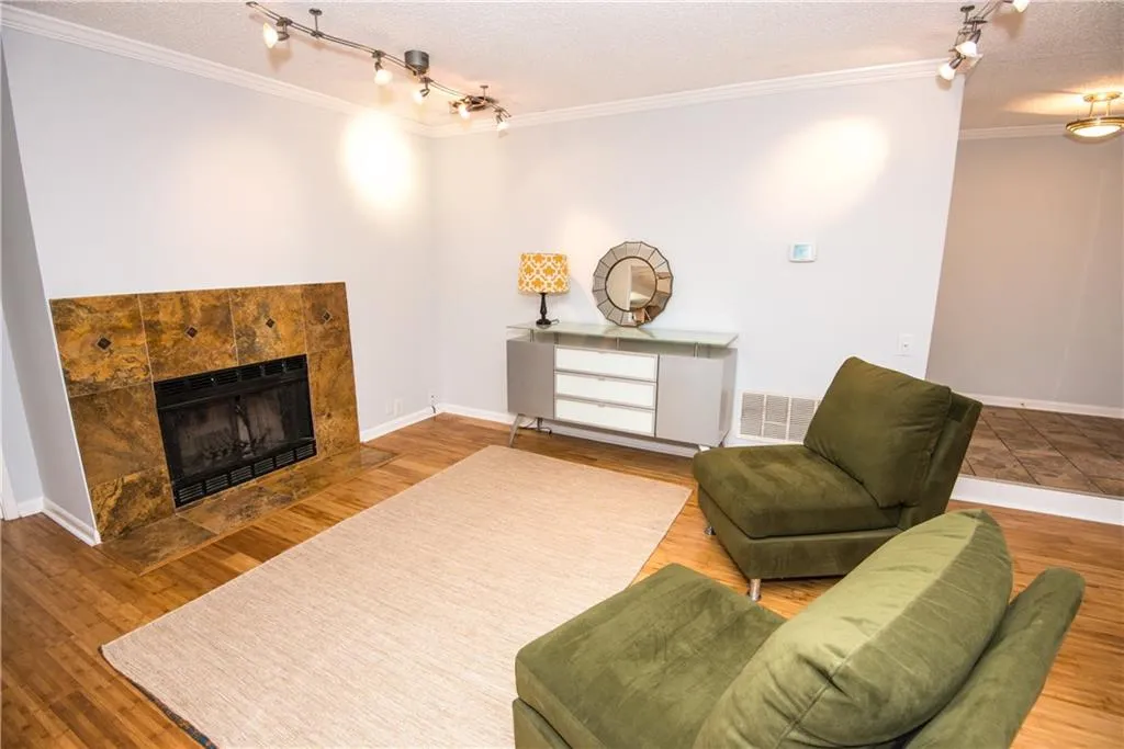 26 Dunwoody Springs Drive, Atlanta, Georgia 30328, 3 Bedrooms Bedrooms, ,2 BathroomsBathrooms,Residential,Sold,26 Dunwoody Springs Drive,5661877