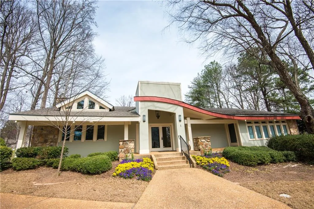 26 Dunwoody Springs Drive, Atlanta, Georgia 30328, 3 Bedrooms Bedrooms, ,2 BathroomsBathrooms,Residential,Sold,26 Dunwoody Springs Drive,5661877