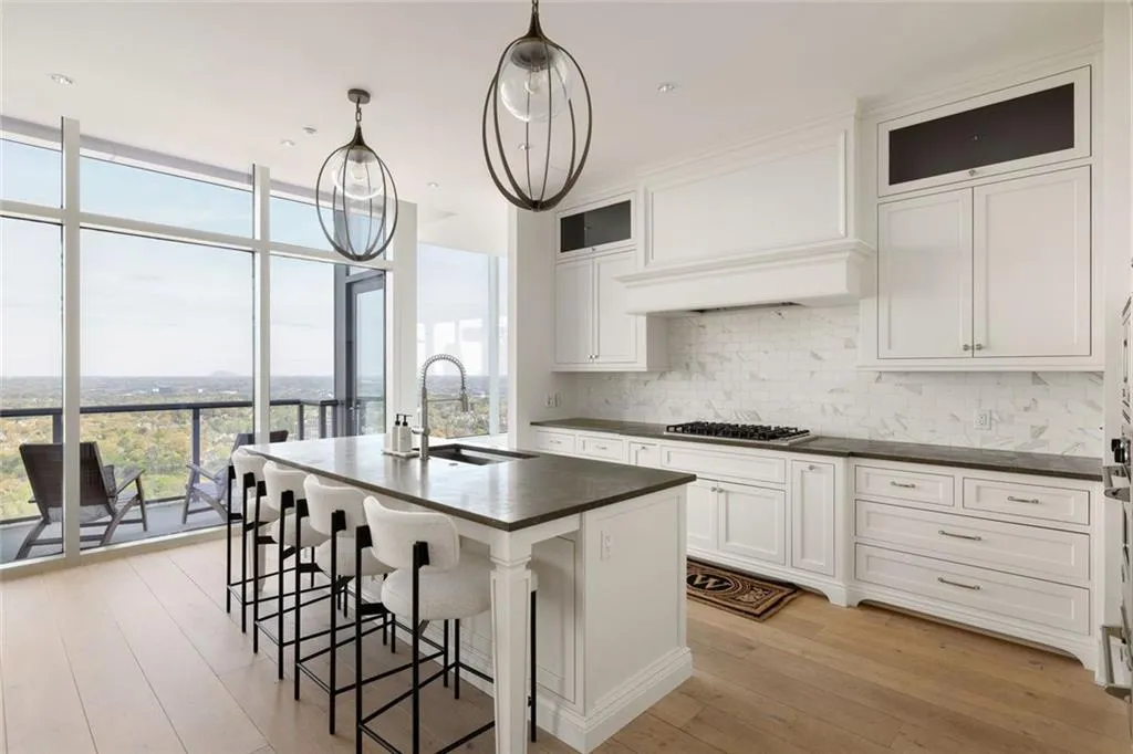 3630 Peachtree Ne Unit #3302, Atlanta, Georgia 30326, 3 Bedrooms Bedrooms, 0 ,3 BathroomsBathrooms,Residential,For Sale,3630 Peachtree Ne Unit #3302,7750619