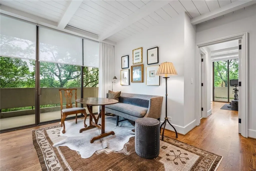 2575 Peachtree Road Ne Unit 8d, Atlanta, Georgia 30305, 2 Bedrooms Bedrooms, ,2 BathroomsBathrooms,Residential,For Sale,2575 Peachtree Road Ne Unit 8d,7632719
