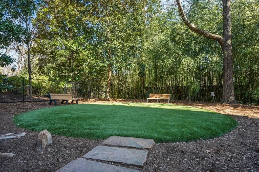 2575 Peachtree Road Ne Unit 8d, Atlanta, Georgia 30305, 2 Bedrooms Bedrooms, ,2 BathroomsBathrooms,Residential,For Sale,2575 Peachtree Road Ne Unit 8d,7632719