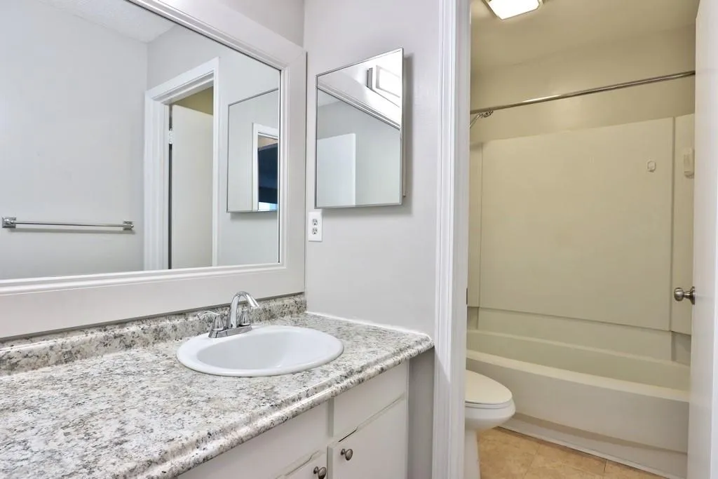1203 Wingate Way, Sandy Springs, Georgia 30350, 2 Bedrooms Bedrooms, ,2 BathroomsBathrooms,Residential,Sold,1203 Wingate Way,6572359