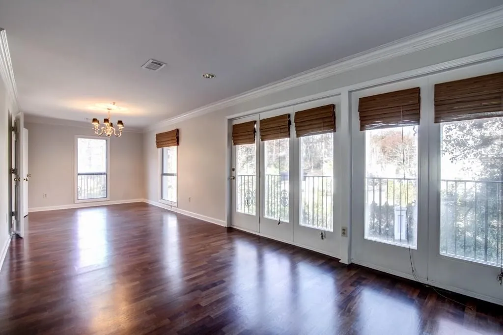 3201 Lenox Road Ne Unit 19, Atlanta, Georgia 30324, 2 Bedrooms Bedrooms, ,2 BathroomsBathrooms,Residential,Sold,3201 Lenox Road Ne Unit 19,5781264