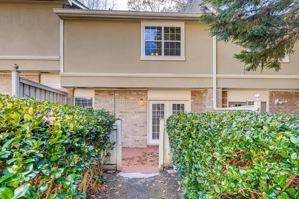 6900 Roswell Unit F8, Atlanta, Georgia 30328, 2 Bedrooms Bedrooms, ,2 BathroomsBathrooms,Residential,Sold,6900 Roswell Unit F8,6819627