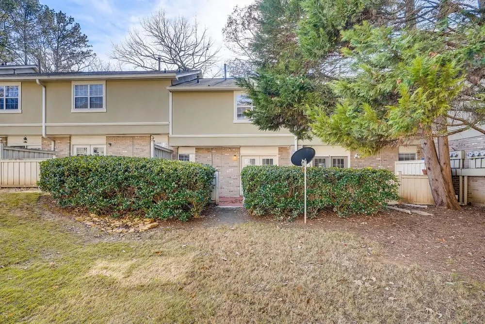 6900 Roswell Unit F8, Atlanta, Georgia 30328, 2 Bedrooms Bedrooms, ,2 BathroomsBathrooms,Residential,Sold,6900 Roswell Unit F8,6819627