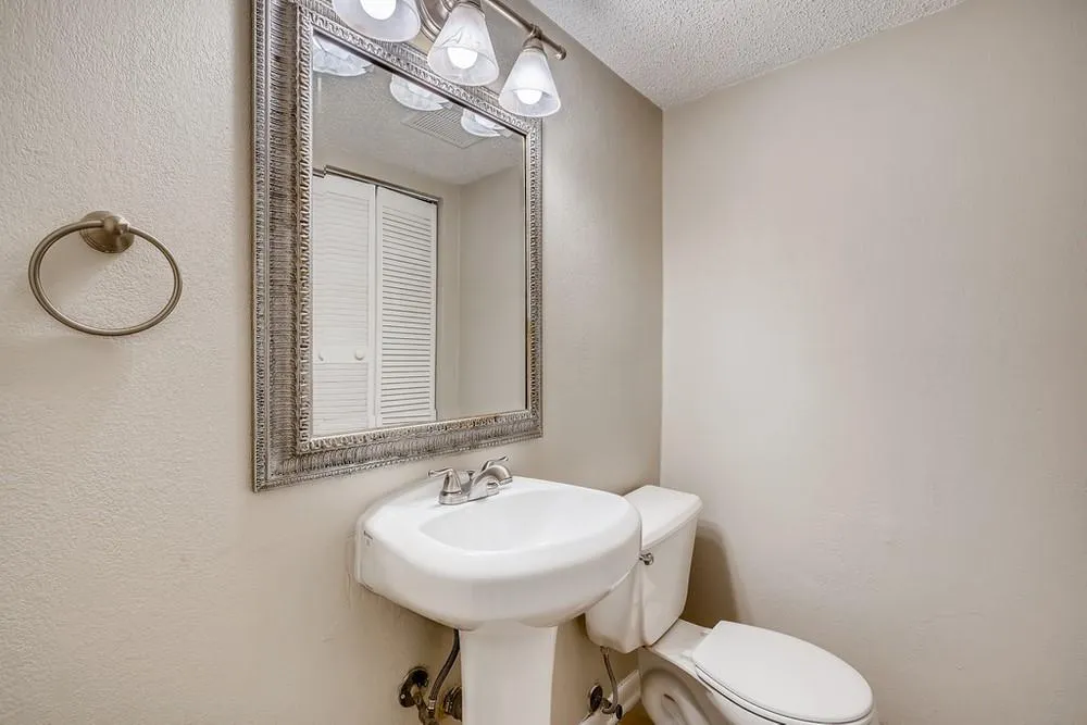 6900 Roswell Unit F8, Atlanta, Georgia 30328, 2 Bedrooms Bedrooms, ,2 BathroomsBathrooms,Residential,Sold,6900 Roswell Unit F8,6819627
