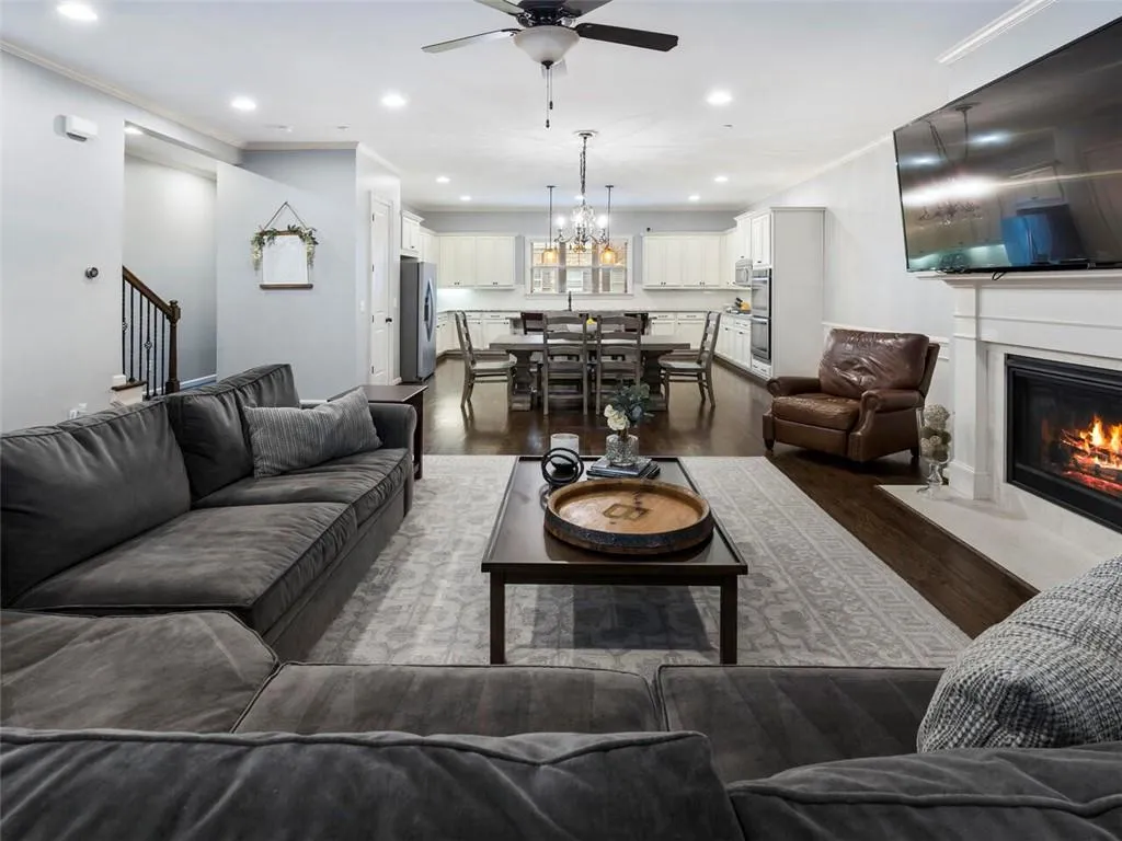 973 Thibideau Court, Atlanta, Georgia 30328, 3 Bedrooms Bedrooms, ,3 BathroomsBathrooms,Residential,Sold,973 Thibideau Court,6832050
