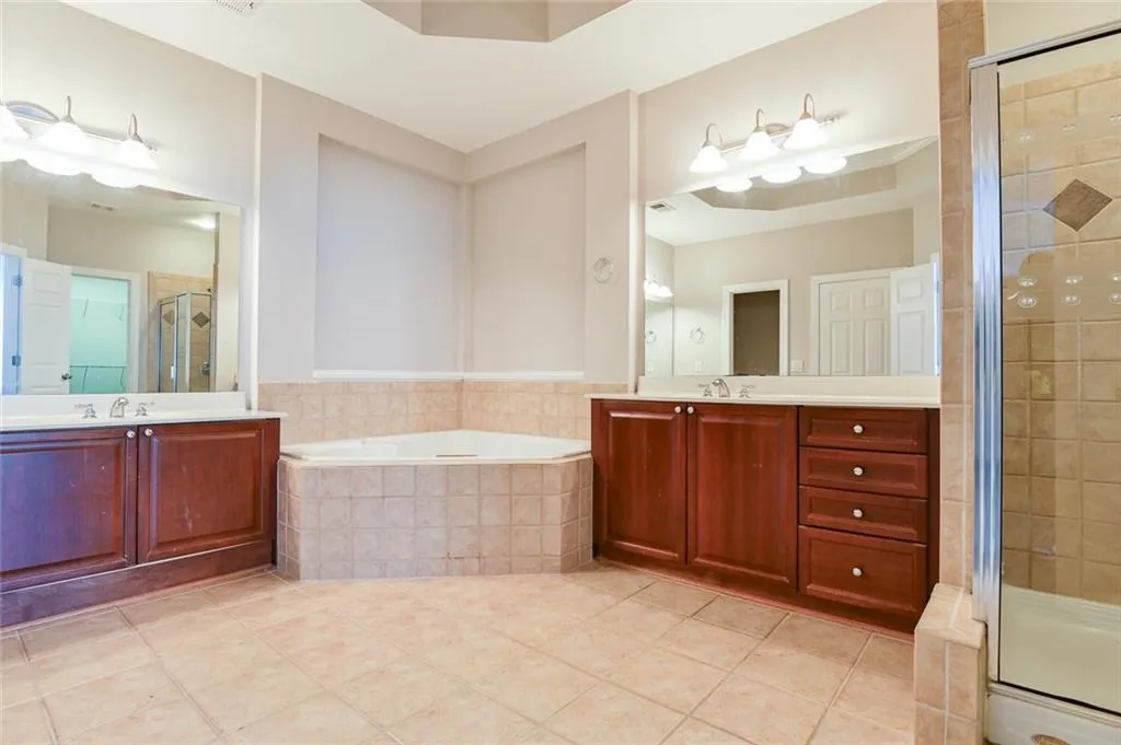 5854 Riverstone Circle Unit 13, Atlanta, Georgia 30339, 3 Bedrooms Bedrooms, ,3 BathroomsBathrooms,Residential,For Sale,5854 Riverstone Circle Unit 13,7642726