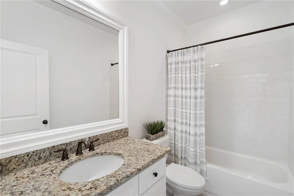 661 Windsor Parkway, Atlanta, Georgia 30342, 6 Bedrooms Bedrooms, ,6 BathroomsBathrooms,Residential,Sold,661 Windsor Parkway,7191100