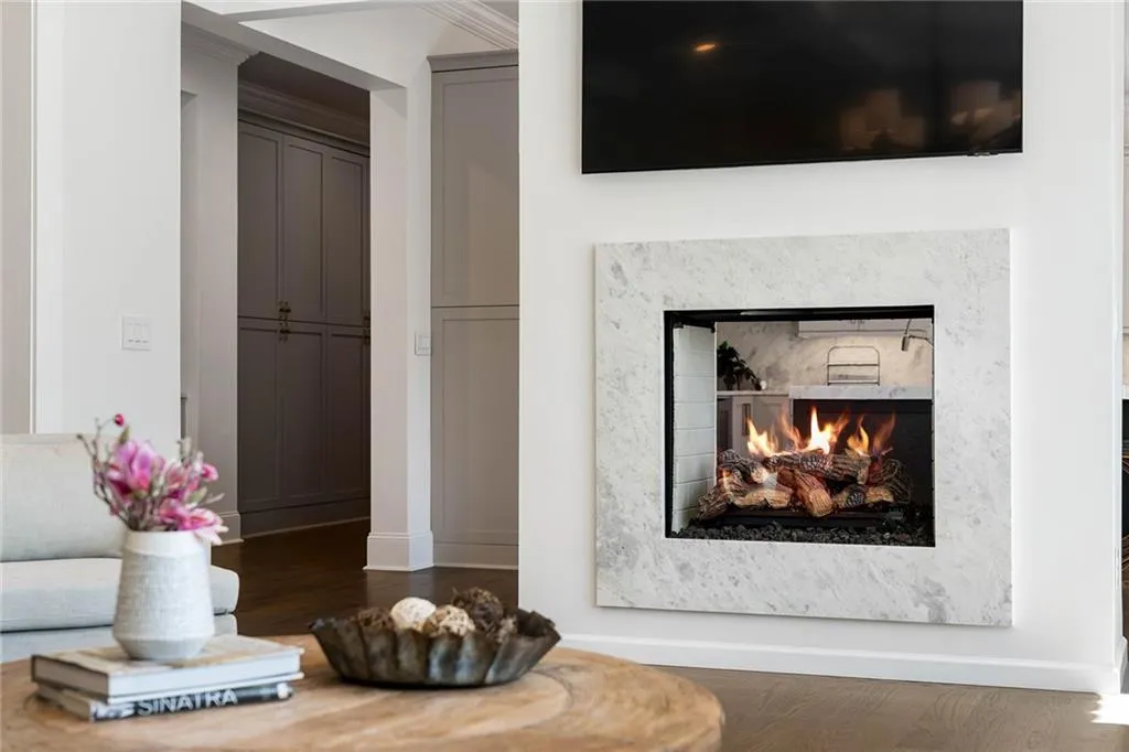 661 Windsor Parkway, Atlanta, Georgia 30342, 6 Bedrooms Bedrooms, ,6 BathroomsBathrooms,Residential,Sold,661 Windsor Parkway,7191100