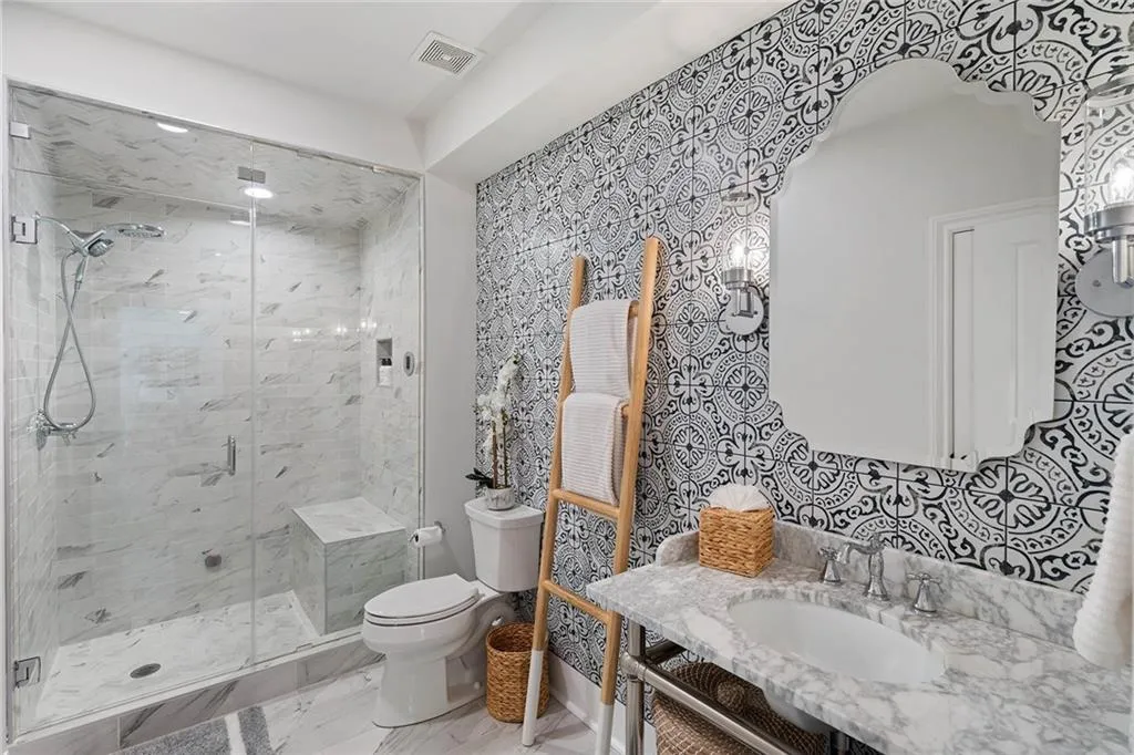 661 Windsor Parkway, Atlanta, Georgia 30342, 6 Bedrooms Bedrooms, ,6 BathroomsBathrooms,Residential,Sold,661 Windsor Parkway,7191100