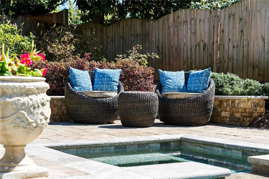 661 Windsor Parkway, Atlanta, Georgia 30342, 6 Bedrooms Bedrooms, ,6 BathroomsBathrooms,Residential,Sold,661 Windsor Parkway,7191100