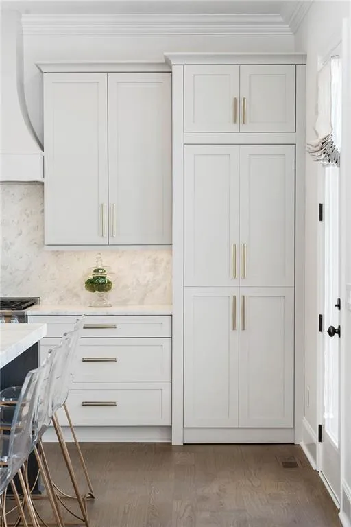 661 Windsor Parkway, Atlanta, Georgia 30342, 6 Bedrooms Bedrooms, ,6 BathroomsBathrooms,Residential,Sold,661 Windsor Parkway,7191100