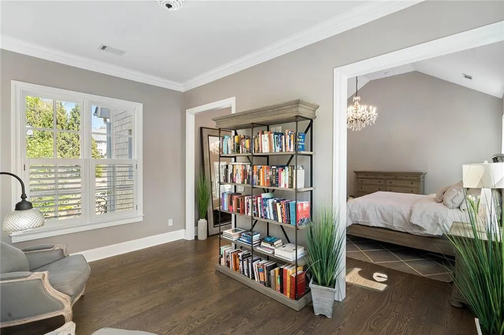 661 Windsor Parkway, Atlanta, Georgia 30342, 6 Bedrooms Bedrooms, ,6 BathroomsBathrooms,Residential,Sold,661 Windsor Parkway,7191100