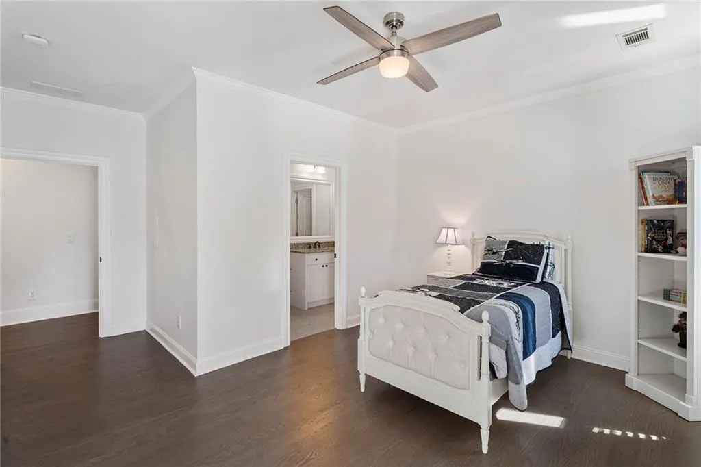 661 Windsor Parkway, Atlanta, Georgia 30342, 6 Bedrooms Bedrooms, ,6 BathroomsBathrooms,Residential,Sold,661 Windsor Parkway,7191100