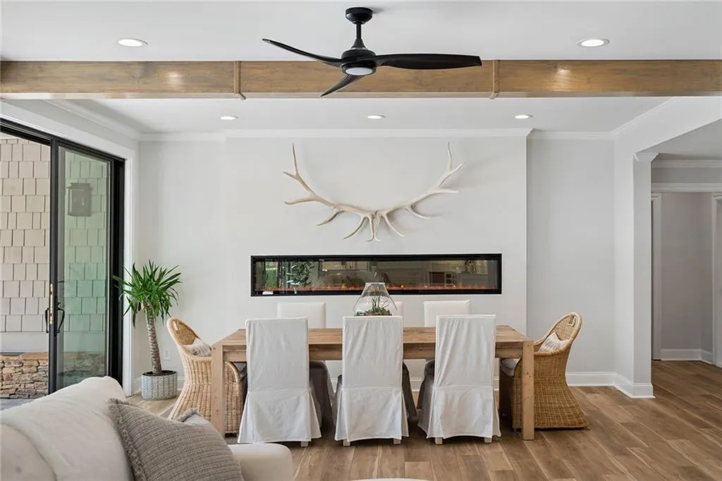 661 Windsor Parkway, Atlanta, Georgia 30342, 6 Bedrooms Bedrooms, ,6 BathroomsBathrooms,Residential,Sold,661 Windsor Parkway,7191100