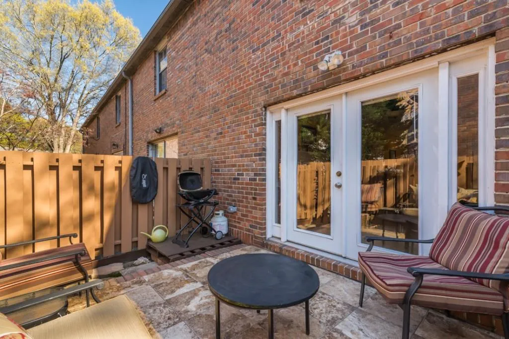 6700 Roswell Road Unit 26b, Sandy Springs, Georgia 30328, 2 Bedrooms Bedrooms, ,1 BathroomBathrooms,Residential,Sold,6700 Roswell Road Unit 26b,5673763