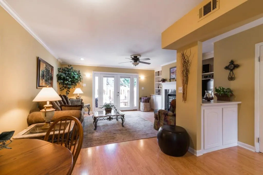 6700 Roswell Road Unit 26b, Sandy Springs, Georgia 30328, 2 Bedrooms Bedrooms, ,1 BathroomBathrooms,Residential,Sold,6700 Roswell Road Unit 26b,5673763