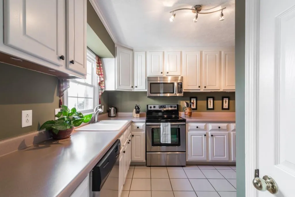 6700 Roswell Road Unit 26b, Sandy Springs, Georgia 30328, 2 Bedrooms Bedrooms, ,1 BathroomBathrooms,Residential,Sold,6700 Roswell Road Unit 26b,5673763