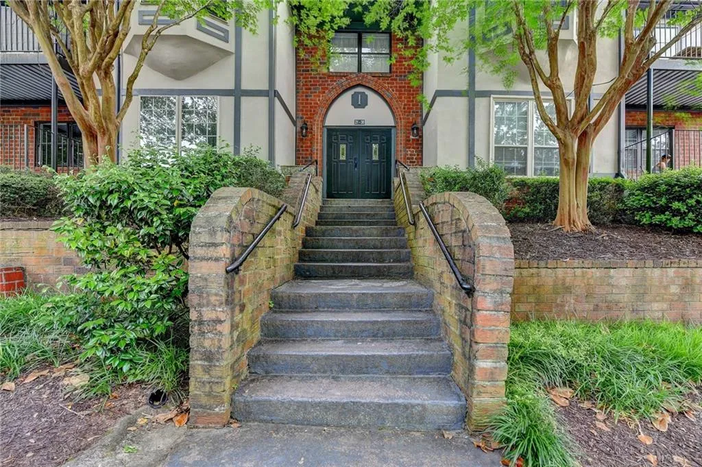 6851 Roswell Road Unit I-25, Atlanta, Georgia 30328, 3 Bedrooms Bedrooms, ,2 BathroomsBathrooms,Residential,Sold,6851 Roswell Road Unit I-25,7052166