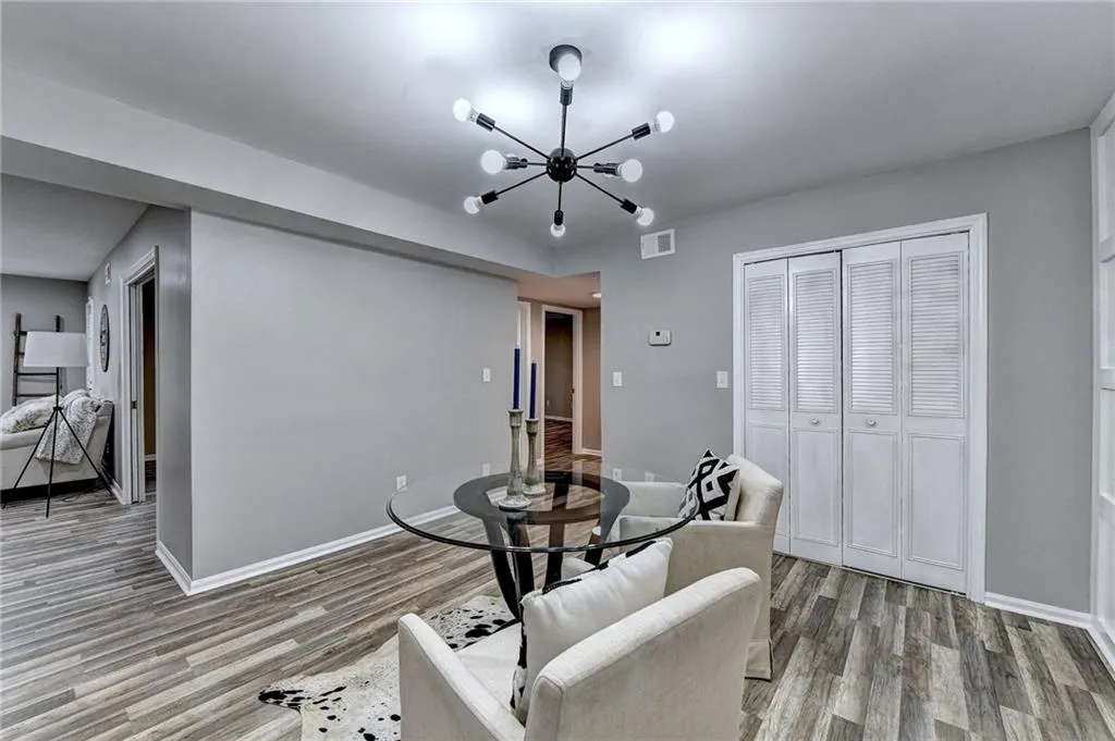 6851 Roswell Road Unit I-25, Atlanta, Georgia 30328, 3 Bedrooms Bedrooms, ,2 BathroomsBathrooms,Residential,Sold,6851 Roswell Road Unit I-25,7052166