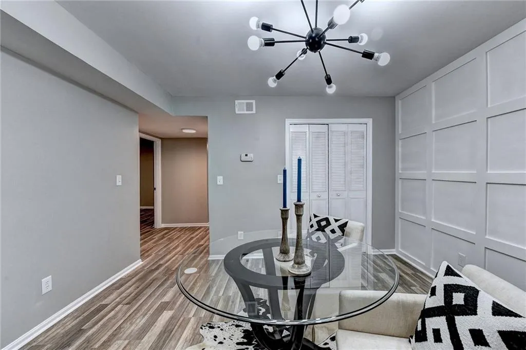 6851 Roswell Road Unit I-25, Atlanta, Georgia 30328, 3 Bedrooms Bedrooms, ,2 BathroomsBathrooms,Residential,Sold,6851 Roswell Road Unit I-25,7052166