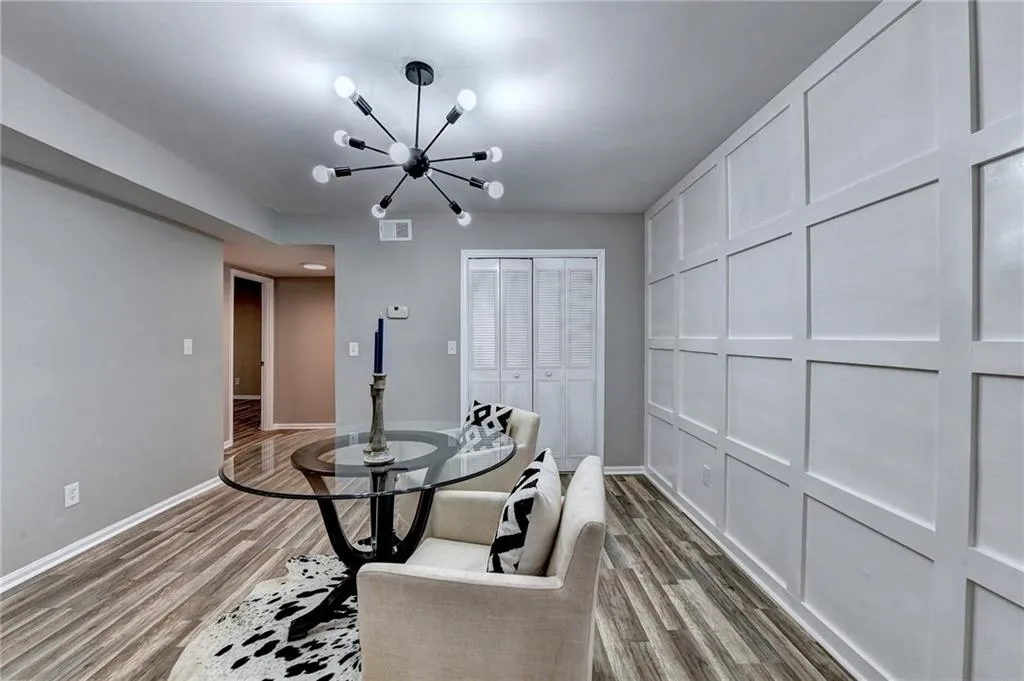 6851 Roswell Road Unit I-25, Atlanta, Georgia 30328, 3 Bedrooms Bedrooms, ,2 BathroomsBathrooms,Residential,Sold,6851 Roswell Road Unit I-25,7052166