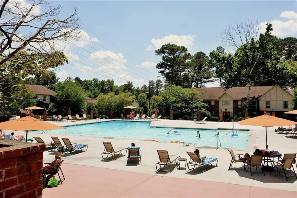 6851 Roswell Road Unit I-25, Atlanta, Georgia 30328, 3 Bedrooms Bedrooms, ,2 BathroomsBathrooms,Residential,Sold,6851 Roswell Road Unit I-25,7052166