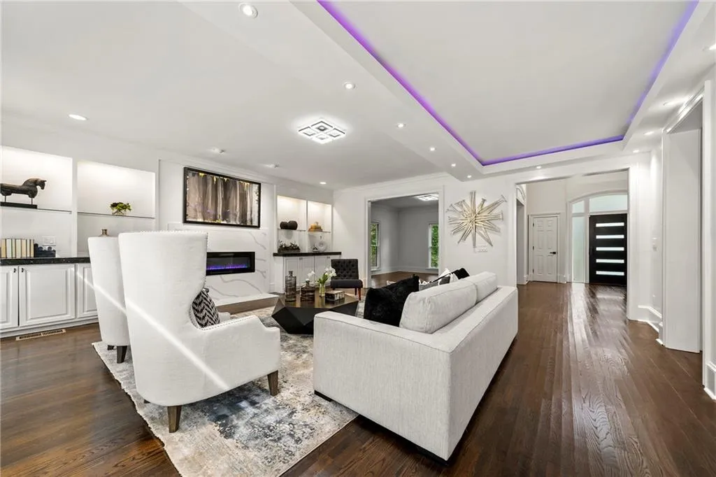 8200 Grogans Ferry Road, Sandy Springs, Georgia 30350, 5 Bedrooms Bedrooms, ,4 BathroomsBathrooms,Residential,Sold,8200 Grogans Ferry Road,6941272