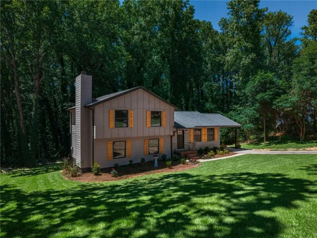712 Overland Trail, Woodstock, Georgia 30189