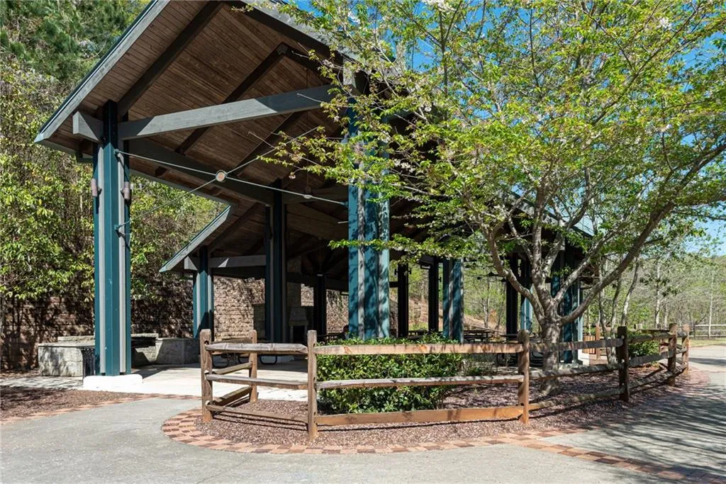 7883 Kiverton Place, Sandy Springs, Georgia 30350, 4 Bedrooms Bedrooms, ,3 BathroomsBathrooms,Residential,Sold,7883 Kiverton Place,7028406